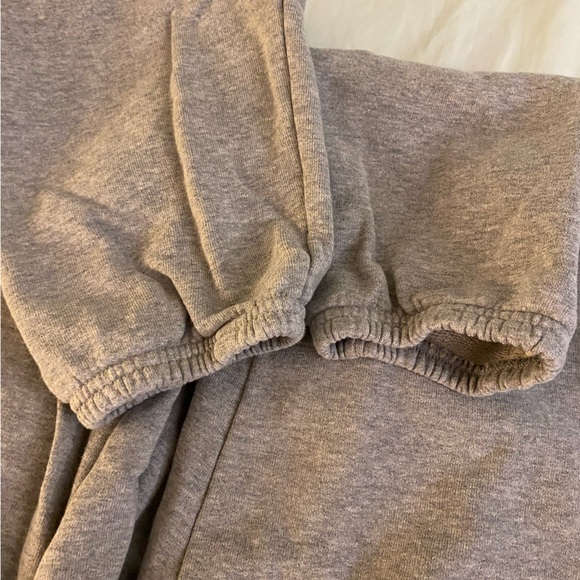 Uniqlo Women's Grey Sweatpants - Picture 5 of 5